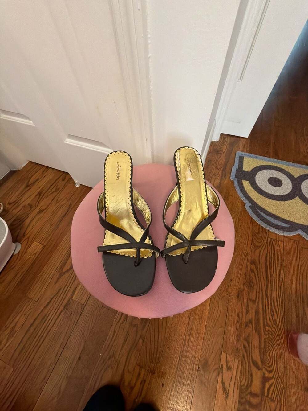 Unionbay Romance Black Thong Kitten Heel Sandals
